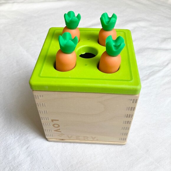 💙2/$25 Lovevery Carrot Lid and Box 13, 14, 15 Months Baby Toddler Wooden Toy - Picture 1 of 4